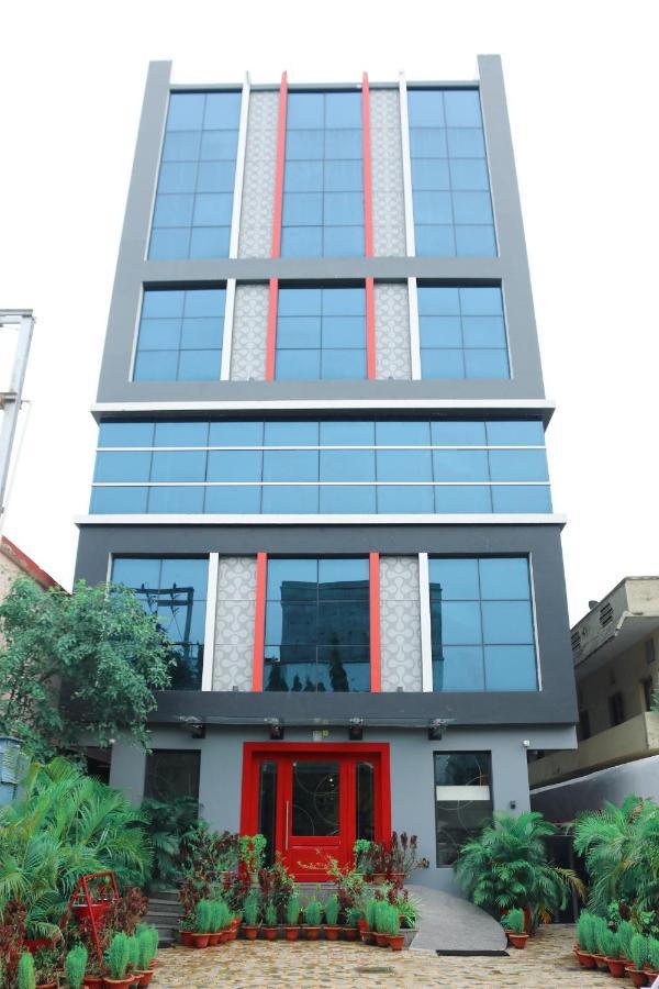 Hotel Sm Hives Bhubaneswar Esterno foto