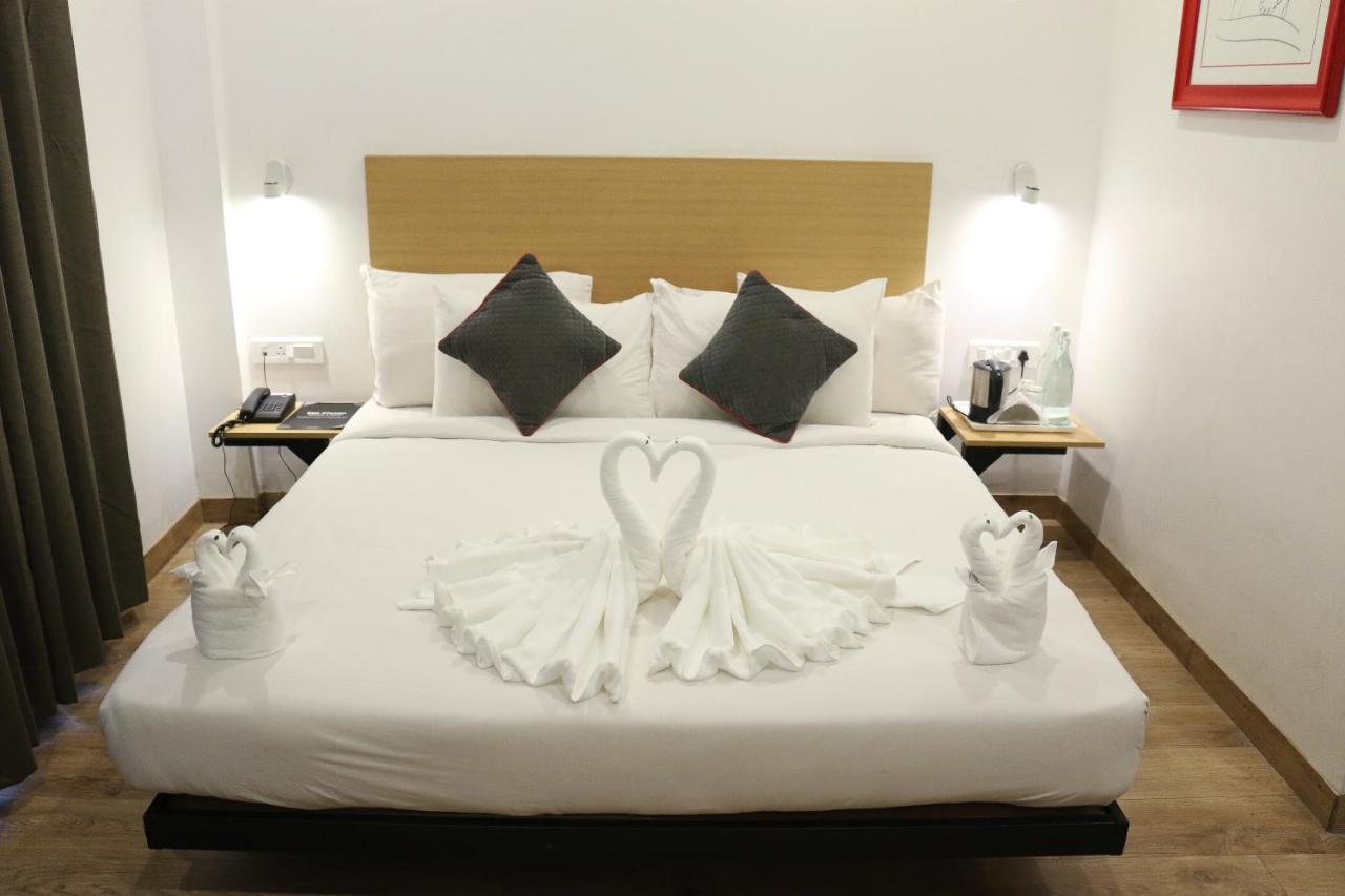 Hotel Sm Hives Bhubaneswar Esterno foto
