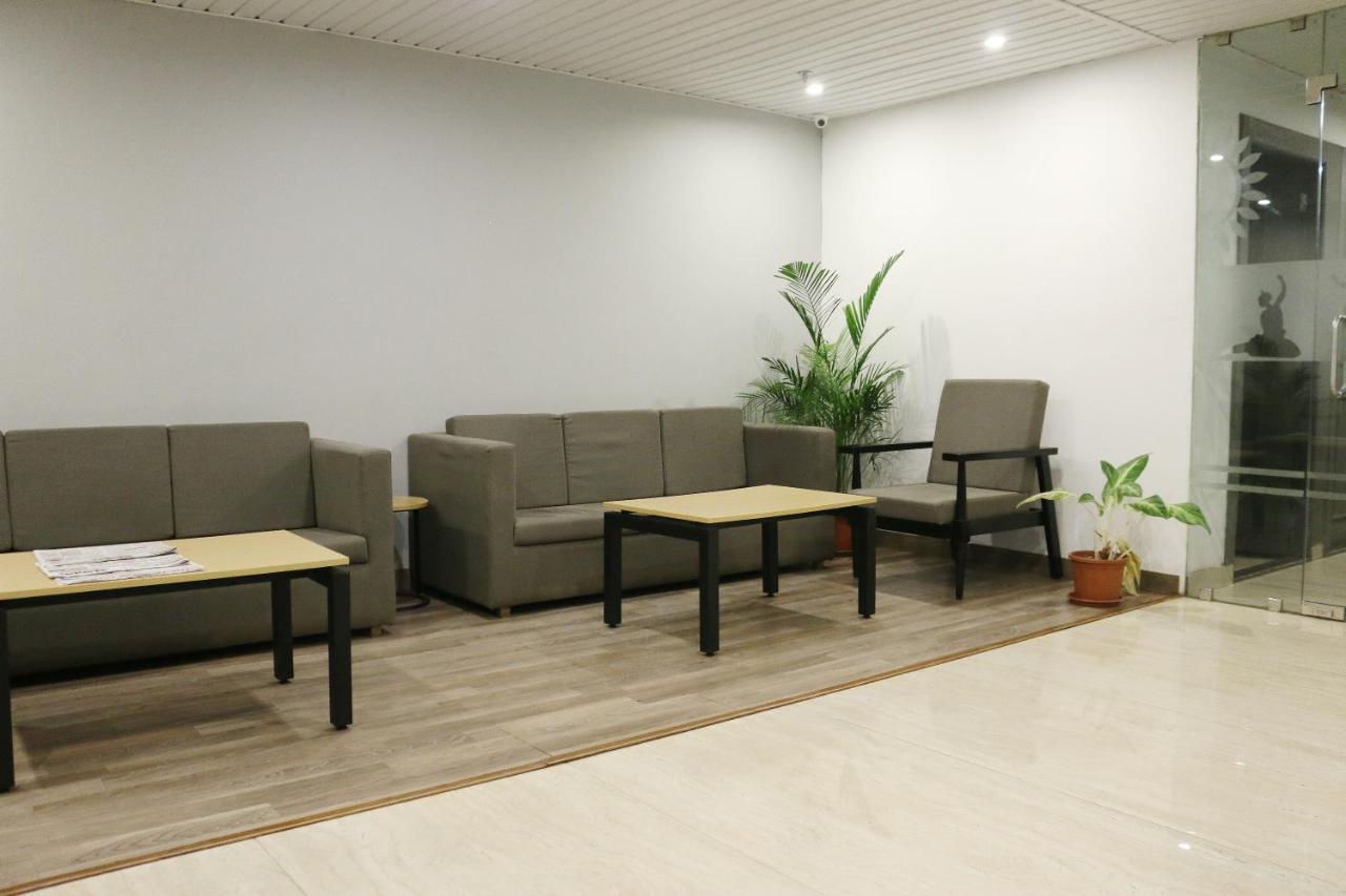 Hotel Sm Hives Bhubaneswar Esterno foto