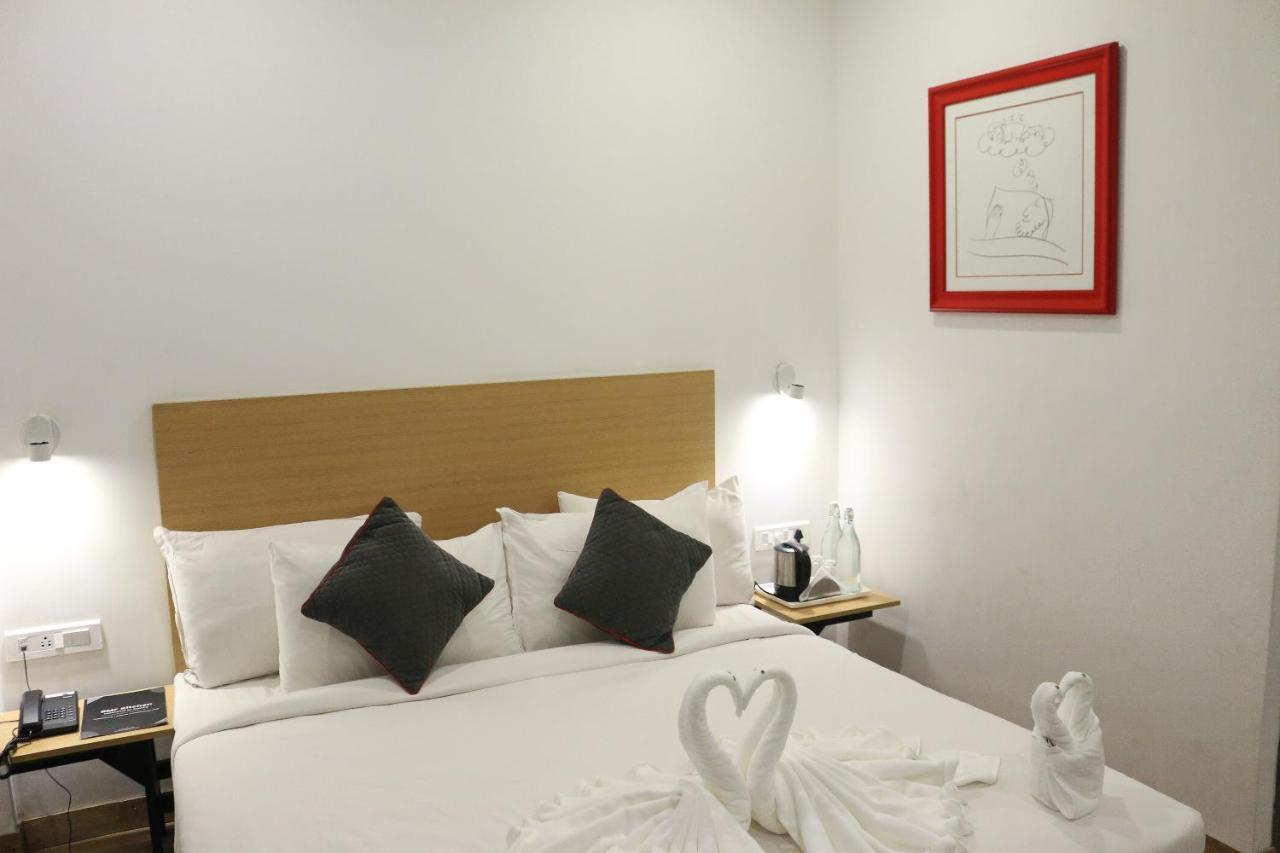 Hotel Sm Hives Bhubaneswar Esterno foto