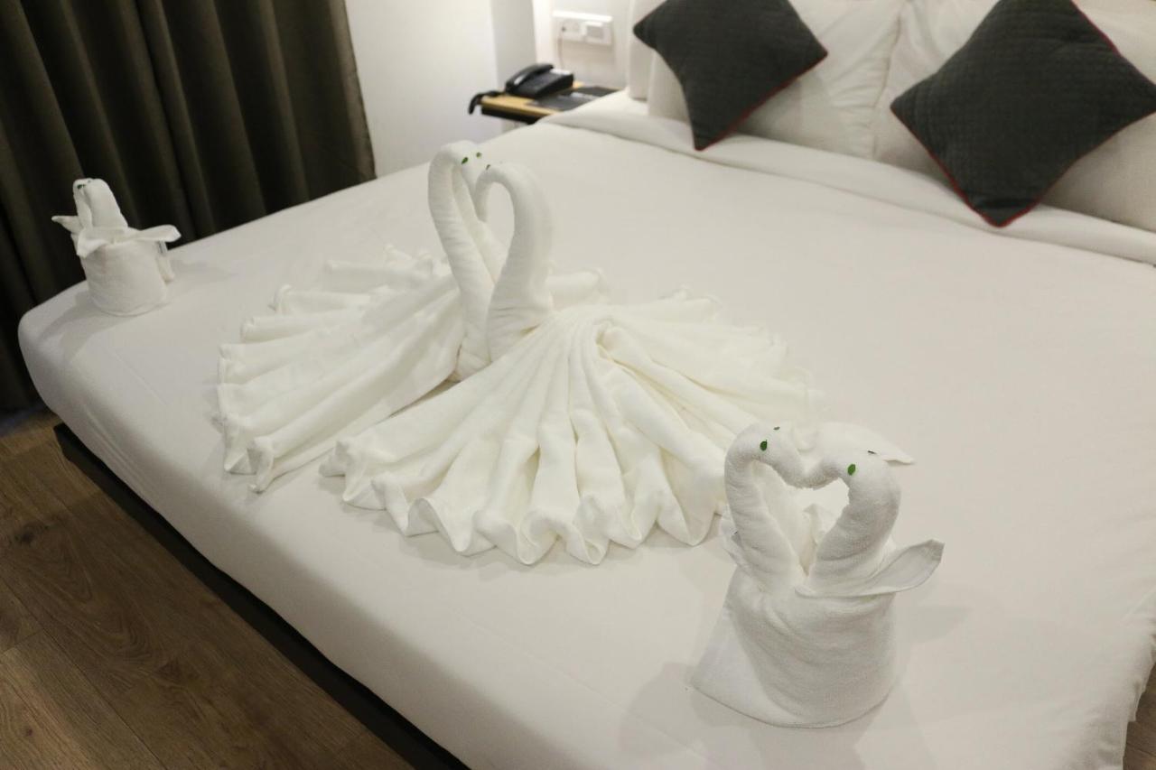 Hotel Sm Hives Bhubaneswar Esterno foto